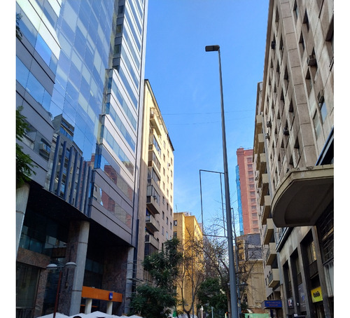 Amplia, Impecable Oficina, Pleno Centro Santiago