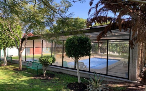 Venta De Casa En Centro Sur, Claustros Del Sur, 4 Recamaras, 4.5 Baños, Jardín