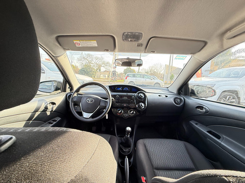 Toyota Etios 1.5 Sedan X