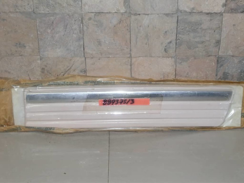 Moldura Panel Trasero Lateral Izquierdo Silverado 99-2002