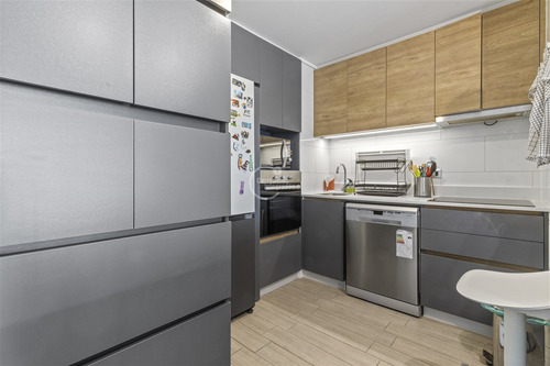 Departamento En Venta De 2 Dorm. En Providencia