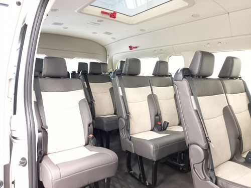 Imagen 9 de 15 de Toyota Hiace 2.8 Tdi Commuter 6at 14a Ideal Para Tu Empresa