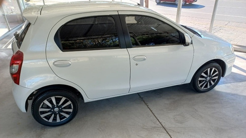Imagen 6 de 13 de Toyota Etios 2016 1.5 Platinum 5 P