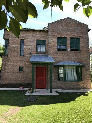 Casa De 3 Dormitorios - Aldea - Amplio Terreno