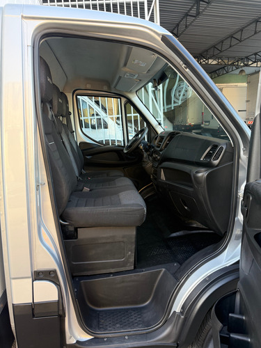 Iveco Daily Chasis 3.0 30-160 3750 Cab. Simples 2P