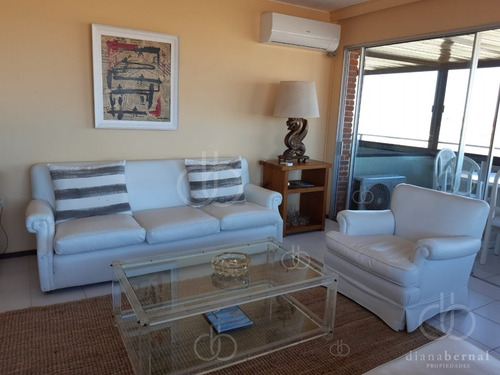 Imagen 8 de 20 de Apartamento En Venta Y Alquiler, Parada 1 Primera Línea De Playa Brava - Ref: 54414