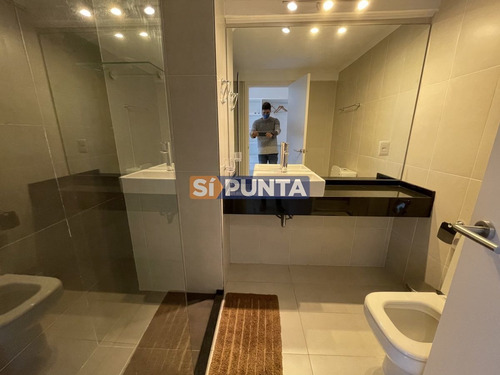 Imagen 19 de 25 de Frente Al Mar, 3 Dormitorios, 2 Baños, En Venta , Punta Del Este