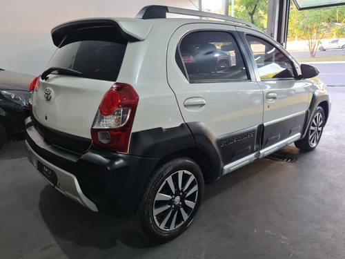 Imagem 4 de 10 de Toyota Etios Cross 1.5 16v Flex 4p Manual