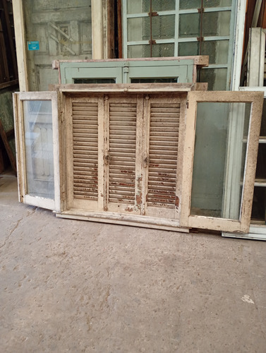 Ventana De 2 Hojas,con Celosías De Madera Beige (Usado)