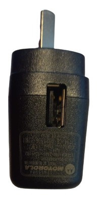 Cargador Original Motorola 5v 0.85 A Usb Con Cable Box Celu