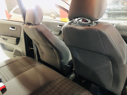 Volkswagen Spacefox 1.6 Msi Comfortline 8v Flex 4p Manual