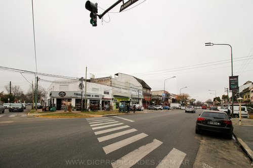 Imagen 7 de 11 de Deposito Sobre Dos Lotes - Venta - Munro