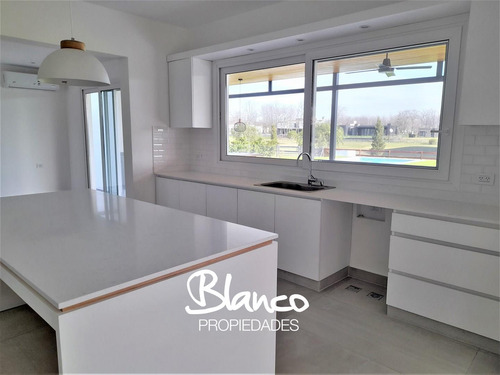Casa En Alquiler En Estancias Del Pilar, Pilar, G.b.a. Zona Norte