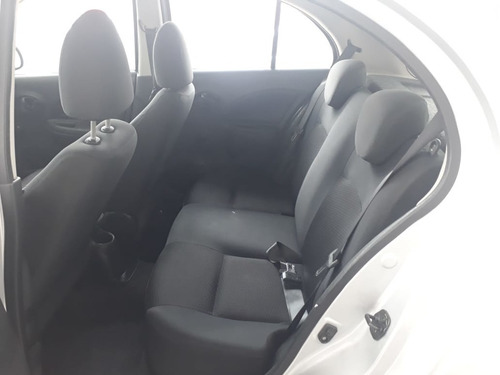 Imagem 7 de 8 de Nissan March 1.0 16v Flex 4p Manual