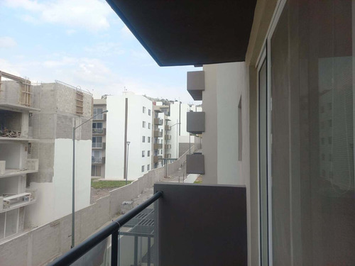 Hermoso Departamento Entre El Refugio Y Zibata, 2 Recámaras, 2 Baños, 2 Autos