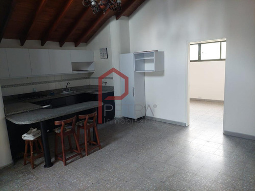 Se Arrienda Apartamento Laureles Sector Bulerías Av. 33 , Medellín