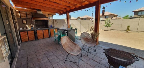 Imagen 3 de 18 de Casa En Venta De 3 Dorm. En Colina