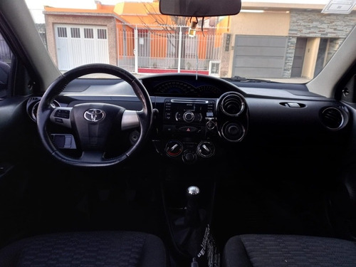 Imagen 11 de 15 de Toyota Etios 2014 1.5 Sedan Xls