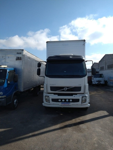 Imagem 4 de 18 de Volvo Vm 270