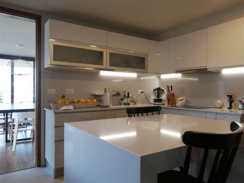 Departamento En Venta De 3 Dorm. En Vitacura