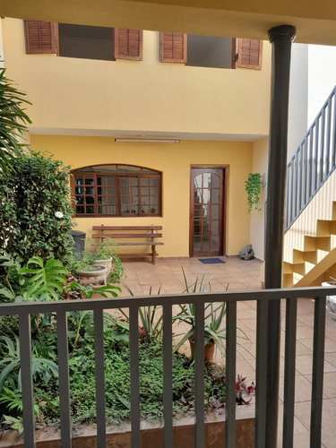 Sobrado Com Jardim E Area De Lazer