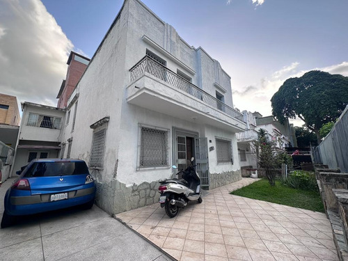 Casa Comercial En Alquiler Los Chaguaramos Pie De Calle 24-3970k