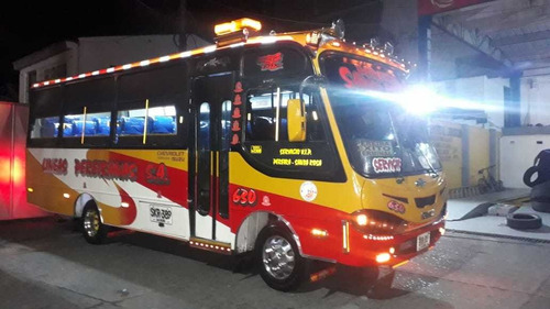 Buseta Npr Modelo 2007 -27 Pasajeros - Ruta Sta Rosa-pereira