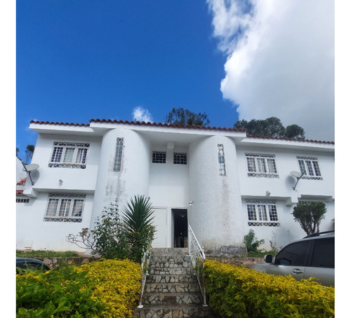 Best House Vende Cómoda Casa En Residencia La Cima I, Colinas De Carrizal.  