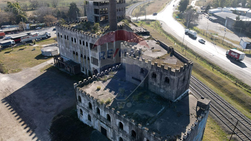 Imagen 4 de 30 de En Venta El Castillo De Cañuelas