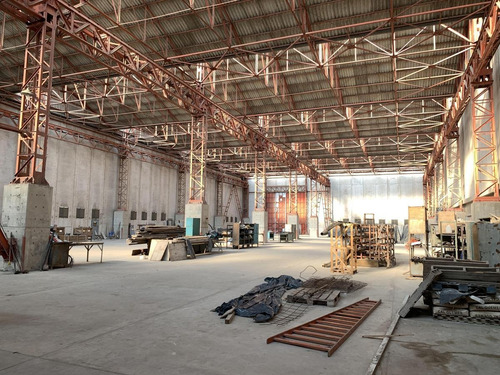 Excelente Establecimiento Industrial De Aproximadamente Unos 3000 M2 Cubiertos. Alquiler En Pesos Cambio Al Oficial Bco Nacion