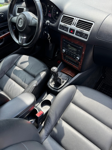 Volkswagen Bora 1.8 Highline T 180cv Cuero
