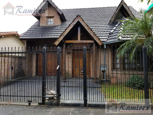 Chalet Céntrico En Venta 5 Ambientes. Excelente! - Ituzaingó