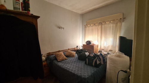 En Venta En El Palomar, En Planta Baja Hermosa Propiedad De 4 Ambientes Con 2 Baños, Living Comedor; Cocina Comedor; Tres Dormitorios Garage Y Fondo. F: 8498