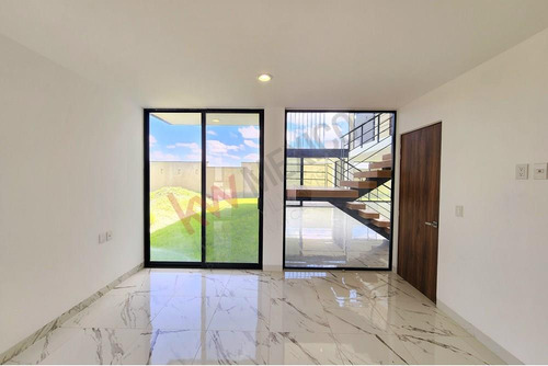 Casa En Venta En Balvanera Con Recamara En Planta Baja Y Estudio