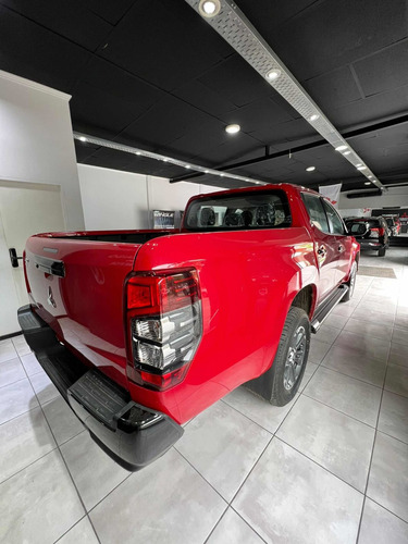 Imagen 22 de 25 de Mitsubishi L200 2023 2.4 Di-d High Power 181cv Cuero