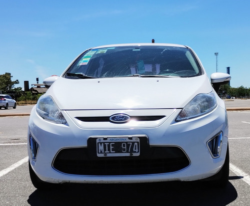 Ford Fiesta Kinetic 1.6 Design 120cv Titanium