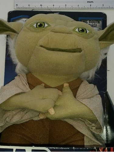 Yoda  Star Wars Talking Plush Underground Toys Ya Fallando