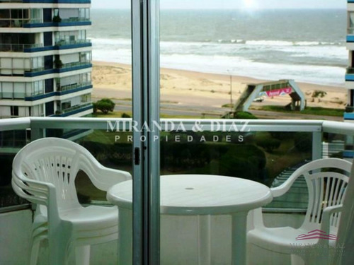 Frente Al Mar.playa Brava.- Ref: 129