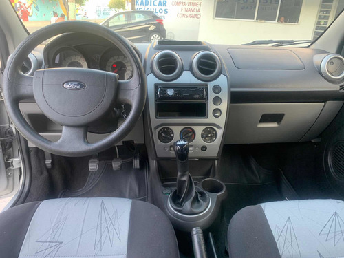Imagem 7 de 9 de Ford Fiesta 2008 1.0 Flex First 5p