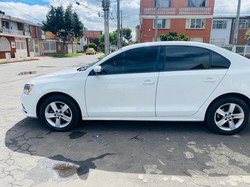 Volkswagen Jetta Trendline 2.000 Cc Mt