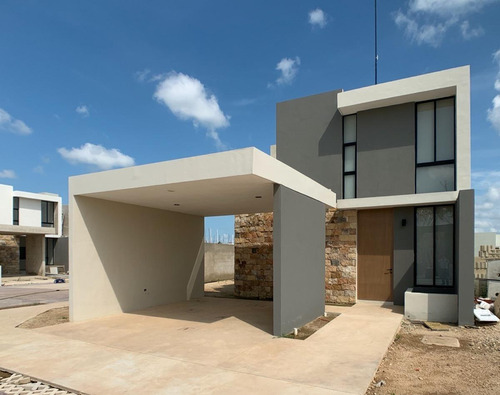 Casa En Venta En Mérida De 4 Recámaras En Privada Moratta, Modelo Palia Plus En Dzityá