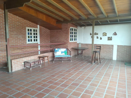 Esplendida Casa Dúplex, Lista Para Habitar, Aire Fresco De Montaña, Cerca Del Ávila.