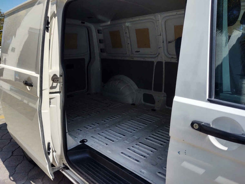 Imagen 6 de 15 de Volkswagen Transporter 2016 5p Cargo L4/2.0/tdi Man