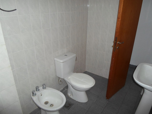 Oportunidad Apto Banco Departamento Gonnet P.b. 2 Dormitorios Espacio Verde ComĂșn + Espacio Auto