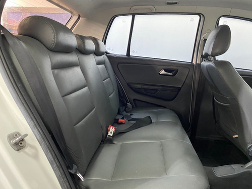 Imagem 14 de 19 de Volkswagen Crossfox