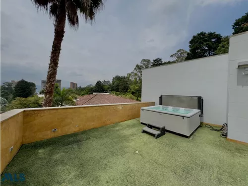 Hermosa Casa Con Energía Solar En Una Ubicación ...(mls#253904)