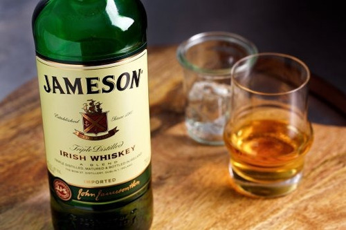 Imagen 3 de 6 de Whiskey Jameson Irish Whiskey Triple Destilado 1000ml
