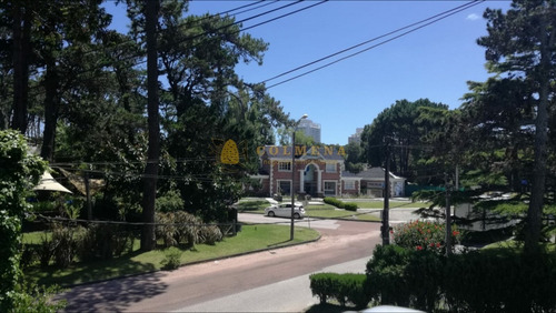 Hermosa Casa A Pasos De La Playa Consulte!- Ref: 2398
