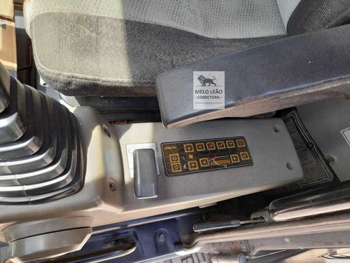 Imagem 8 de 15 de Escavadeira Hidráulica 320lc-7 Hyundai Revisando 2014