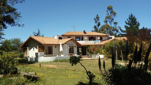 Imagen 1 de 15 de Linda Casa Grande Y Acogedora En Condominio Privado